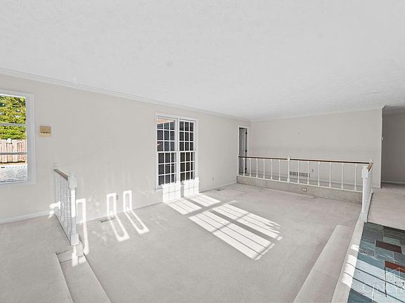 4th image of 3012 Ash Ct