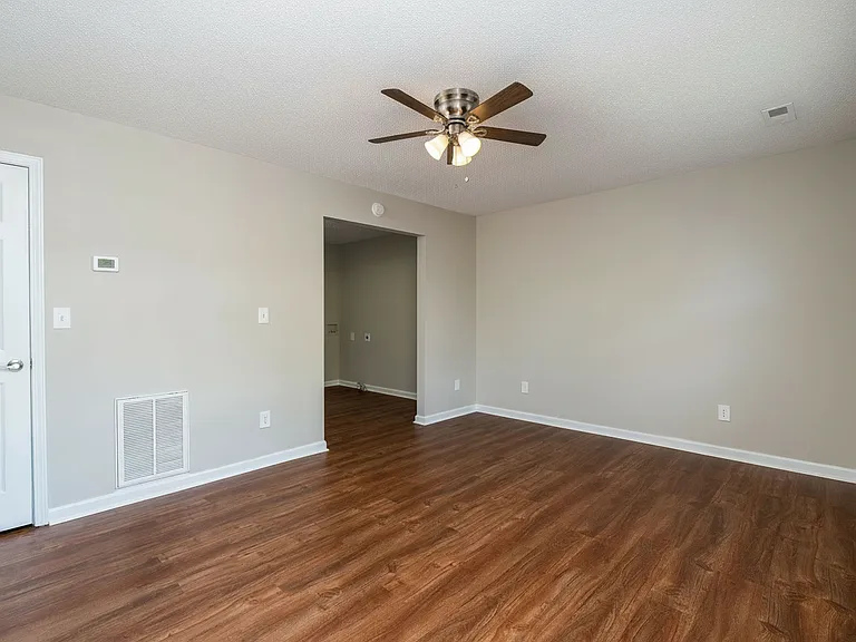 Axis on Roan Apartments — Photo 6