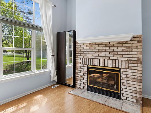 4th image of 2733 Shelly Ln