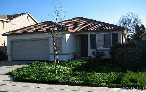 561 Howell Rd photo 1