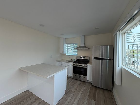 4th image of 1533 Monterey Pine Dr