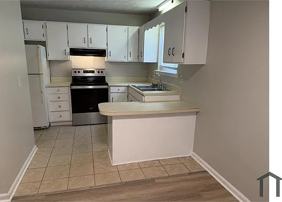 1649 S Beltline Blvd #B — Photo 2