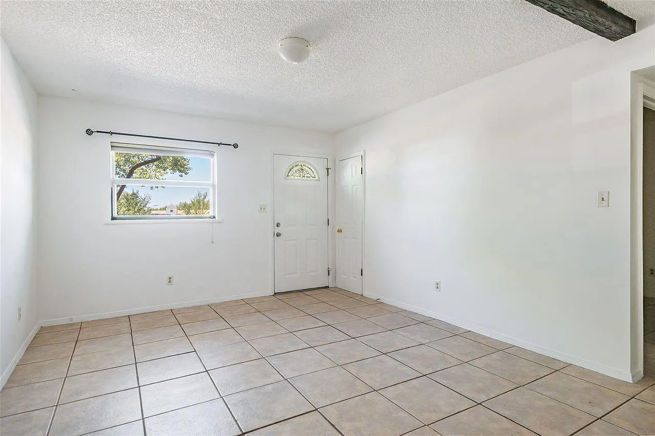 1 bed, 552 sqft, $1,750 — Photo 3