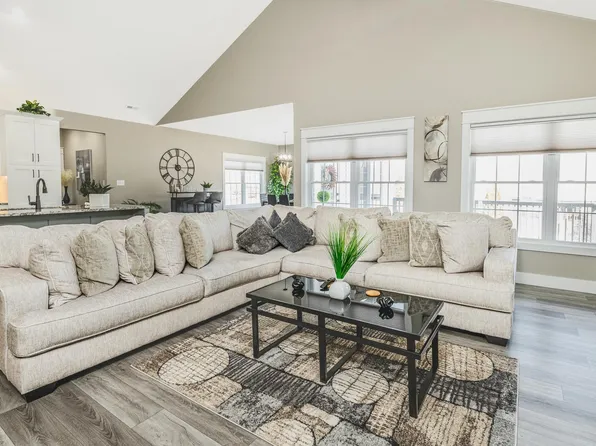 4212 W Geranium Ln, Bloomington, IN 47404