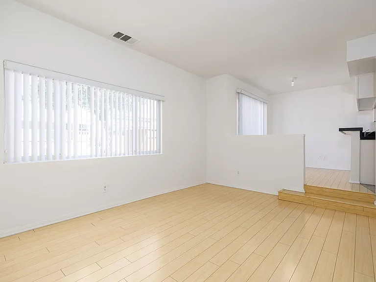 Cypress Apartments — Photo 3