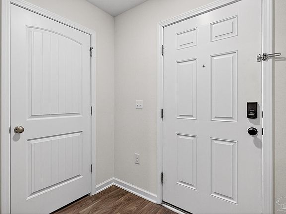 5th image of 1830 Mary Jo Way