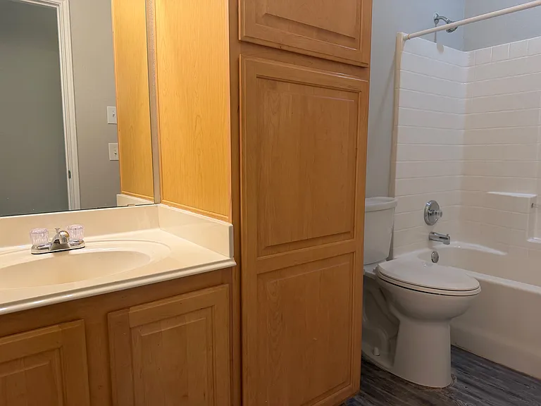 7905 Seven Oaks Ln — Photo 16