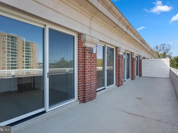 635 Slaters Ln #303E, Alexandria, VA 22314