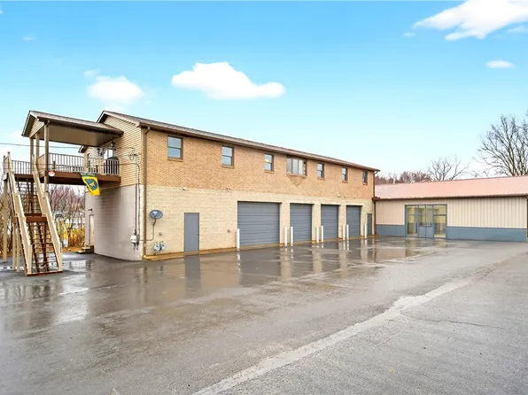 1204 Memorial Blvd, Connellsville, PA 15425