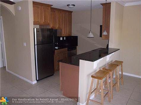 4th image of 2120 NE 42nd Ct APT 3