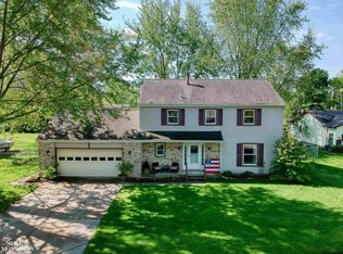 685 Cardinal Dr, Marysville, MI