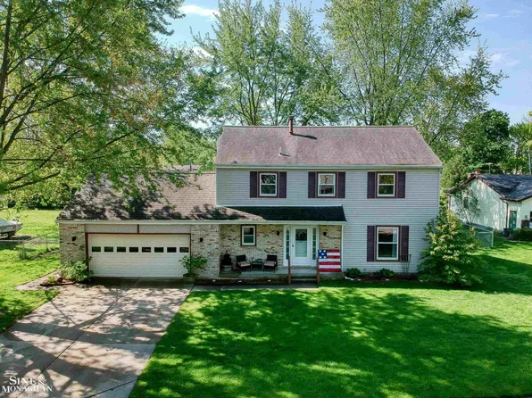 685 Cardinal Dr, Marysville, MI 48040