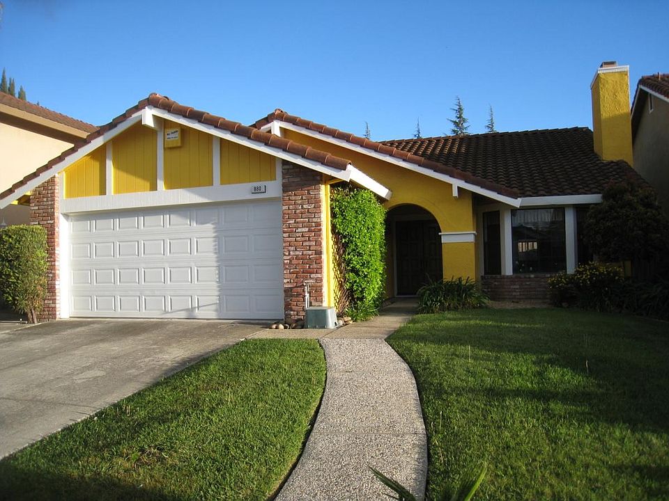 1st image of 880 Valencia Dr