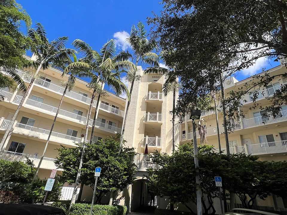 1st image of 3600 Oaks Clubhouse Dr APT 309