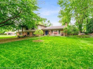 31723 Waltham Ct, Beverly Hills, MI