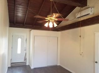 22008 De La Osa St, Woodland Hills, CA 91364