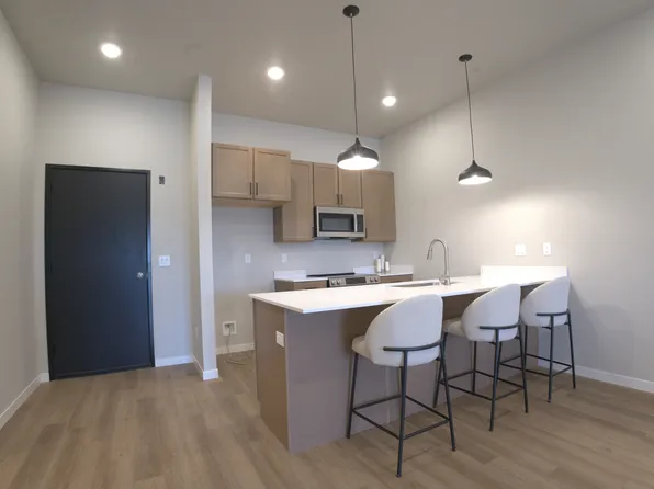 6320 Ridgeland Dr, Bismarck, ND