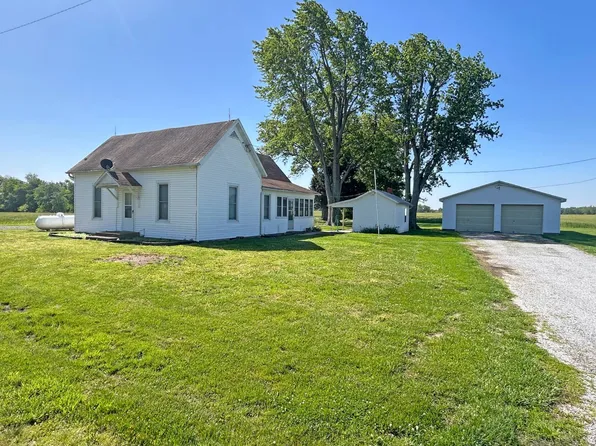 1892 County Road 1850n, Cisne, IL 62823