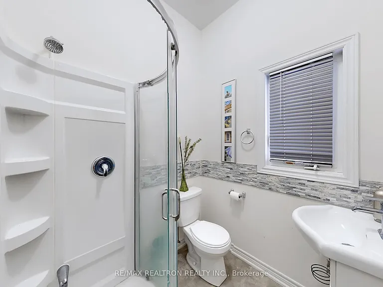 22 Pietrowski Dr #UPPER — Photo 19