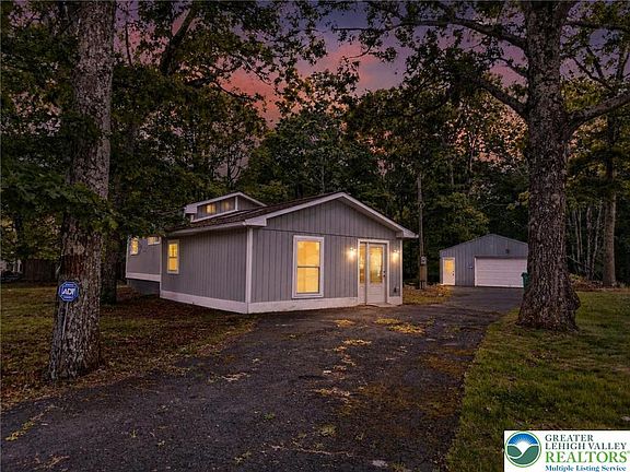 2nd image of 229 Pocono Blvd