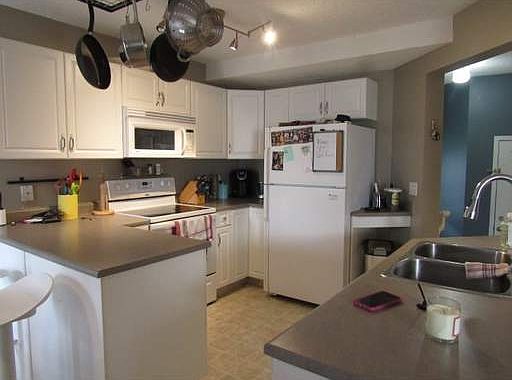2nd image of 3 Doucette Pl