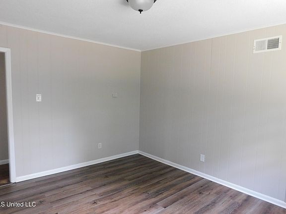 3rd image of 1731 Custer Dr
