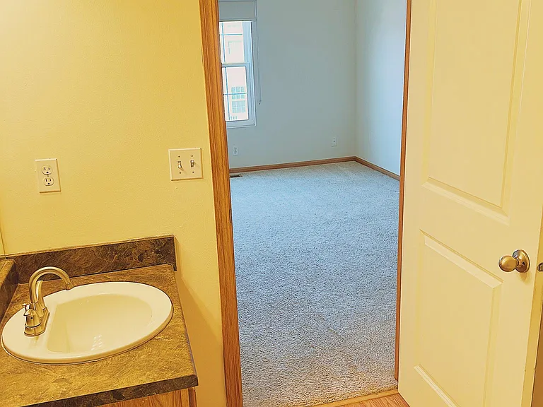 6035 N 167th Ct — Photo 22
