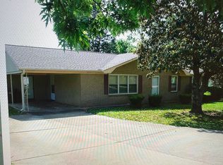 888 N Broad St, Lexington, TN 38351