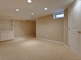1474 College Hill Dr, Columbus, OH 43221
