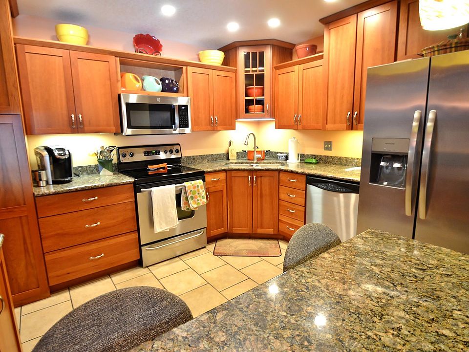 1st image of 5120 W 102nd St APT 111