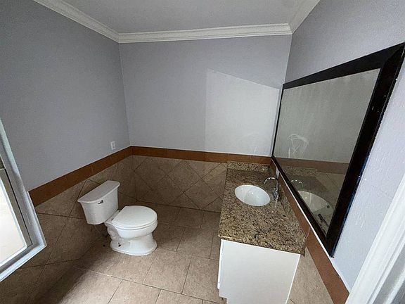 4th image of 321 Brown Dr