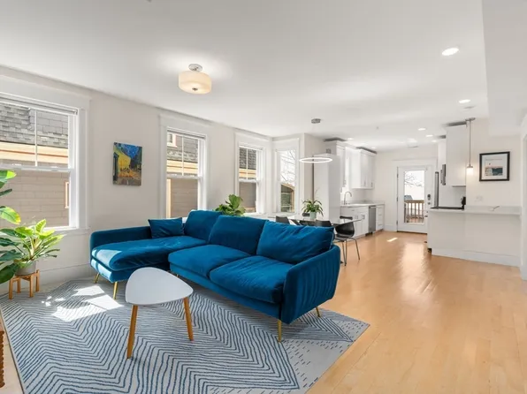 100 Bartlett St #2, Somerville, MA 02145