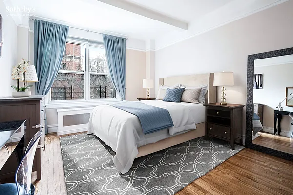 Sold by Sotheby's International Realty | media 10