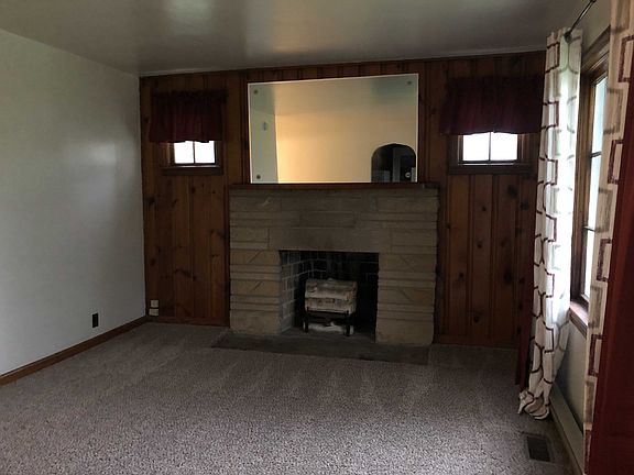 3rd image of 917 E Grimes Ln