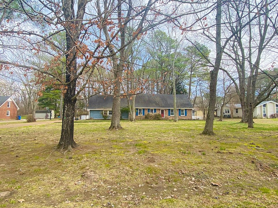 2nd image of 1202 Parker Pl