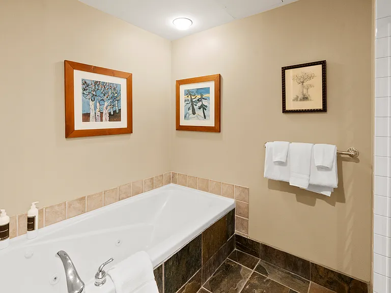 Bathroom One / Jetted Tub