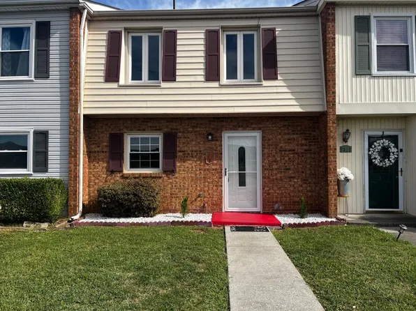 2319 Ranch Rd NW, Roanoke, VA 24017