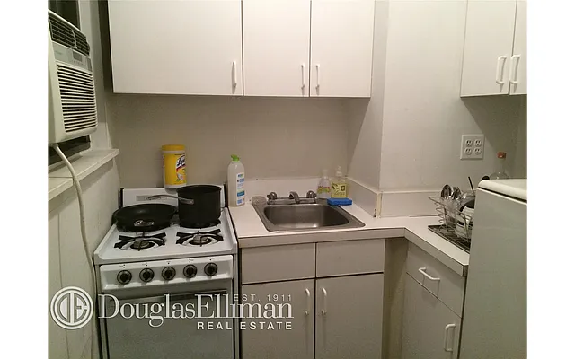 Rented by Douglas Elliman | media 18