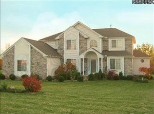 1060 Bull Creek Ln, Macedonia, OH 44056