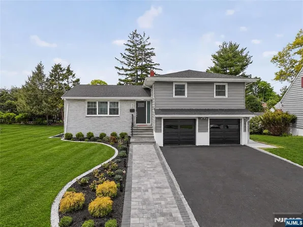 556 Princeton St, New Milford, NJ 07646
