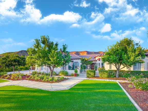 4th image of 932 Sunset Hills Ln