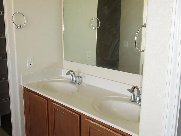 2432 Violeta Cir SE — Photo 12