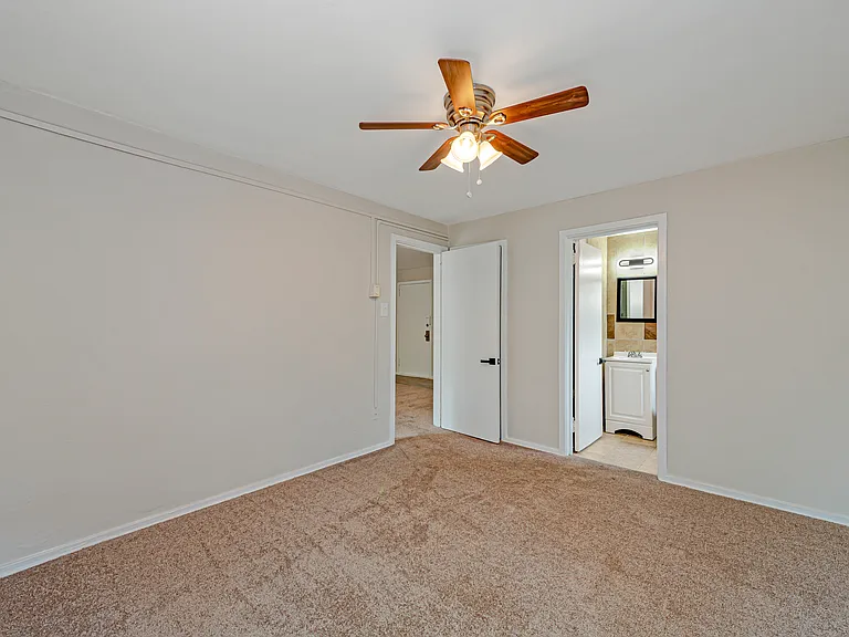 Palm Garden Apartments — Photo 13