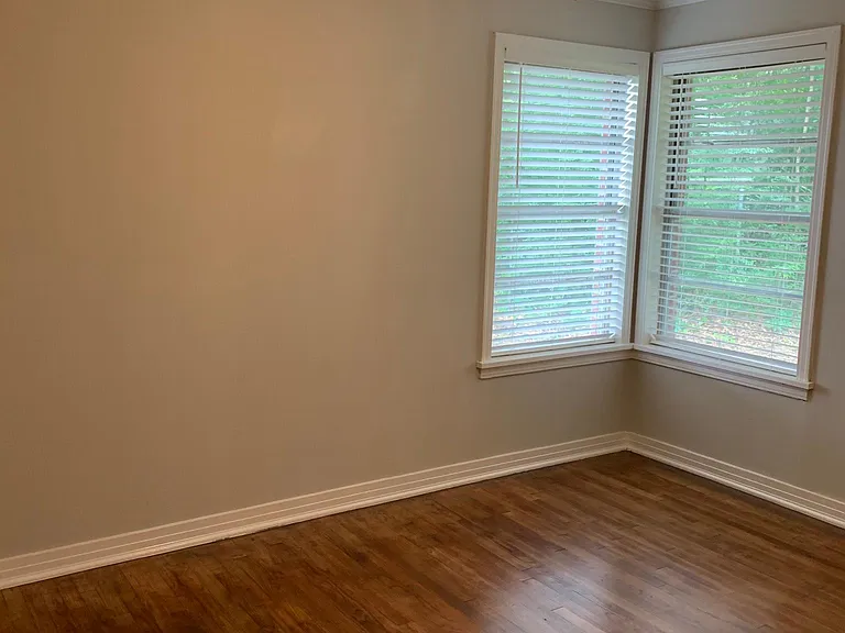 1109 Fairfield Dr — Photo 7