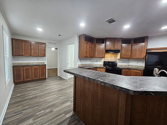 4th image of 220 Texoma Ct