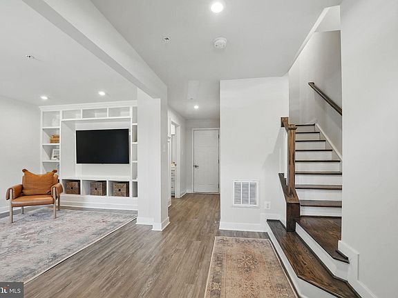 2nd image of 5902 Sauerwein Way