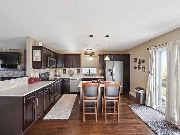 4th image of 3517 Hawthorn Dr SW