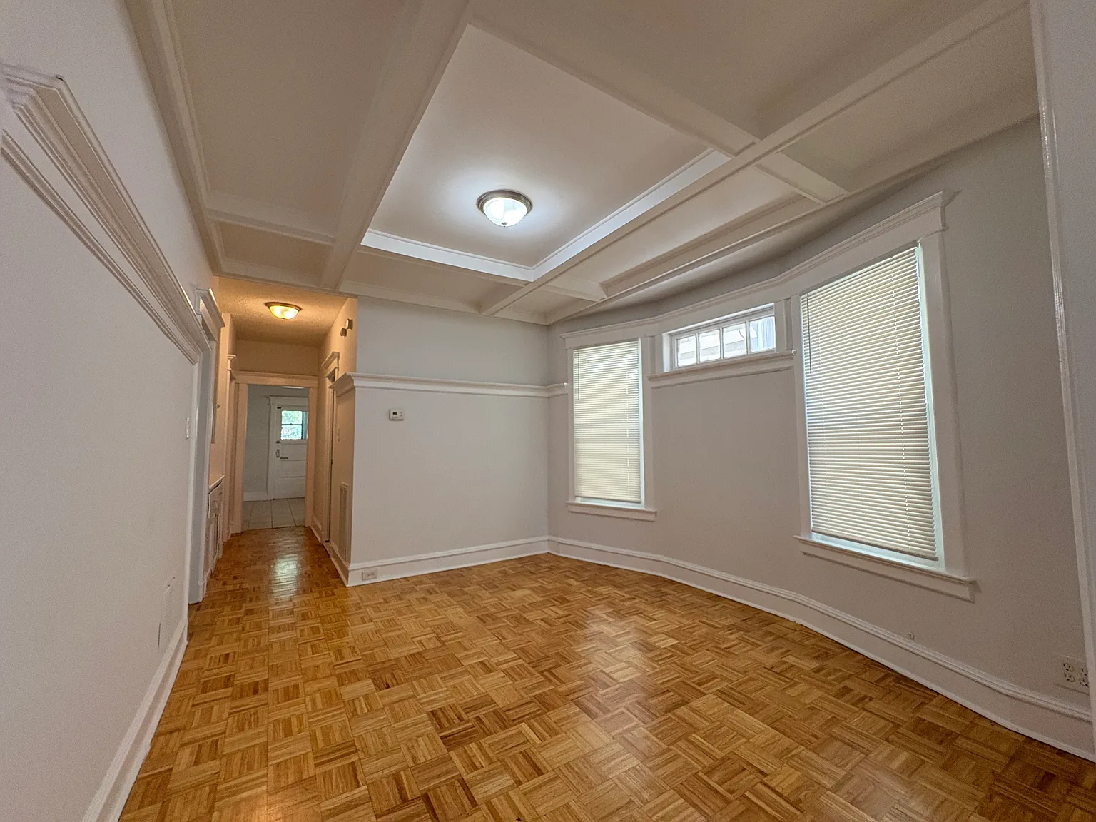 3 bed, 1000 sqft, $2,500 — Photo 2