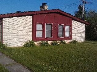 2425 Lewis Ave APT B, Zion, IL 60099