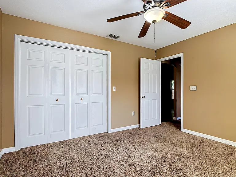 2108 Jonathan Ln — Photo 30
